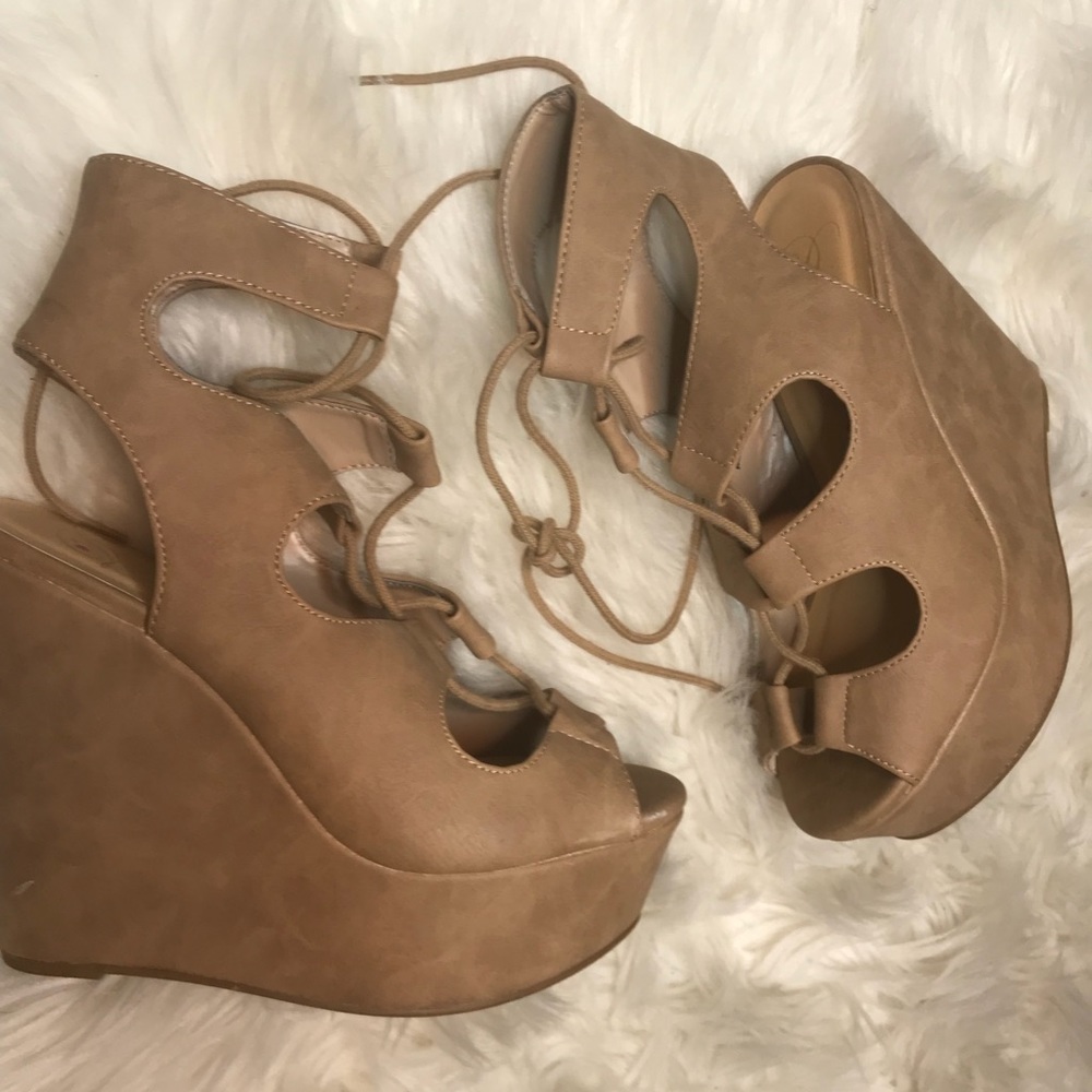 D💕 | Tan Heels